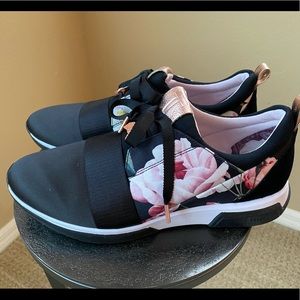 Ted Baker Sneakers in perfect condition!